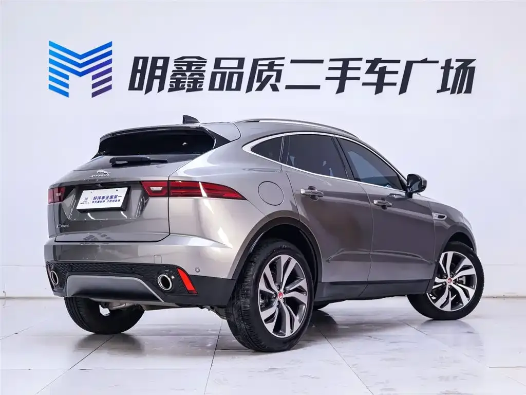 Jaguar E-PACE — фото 2