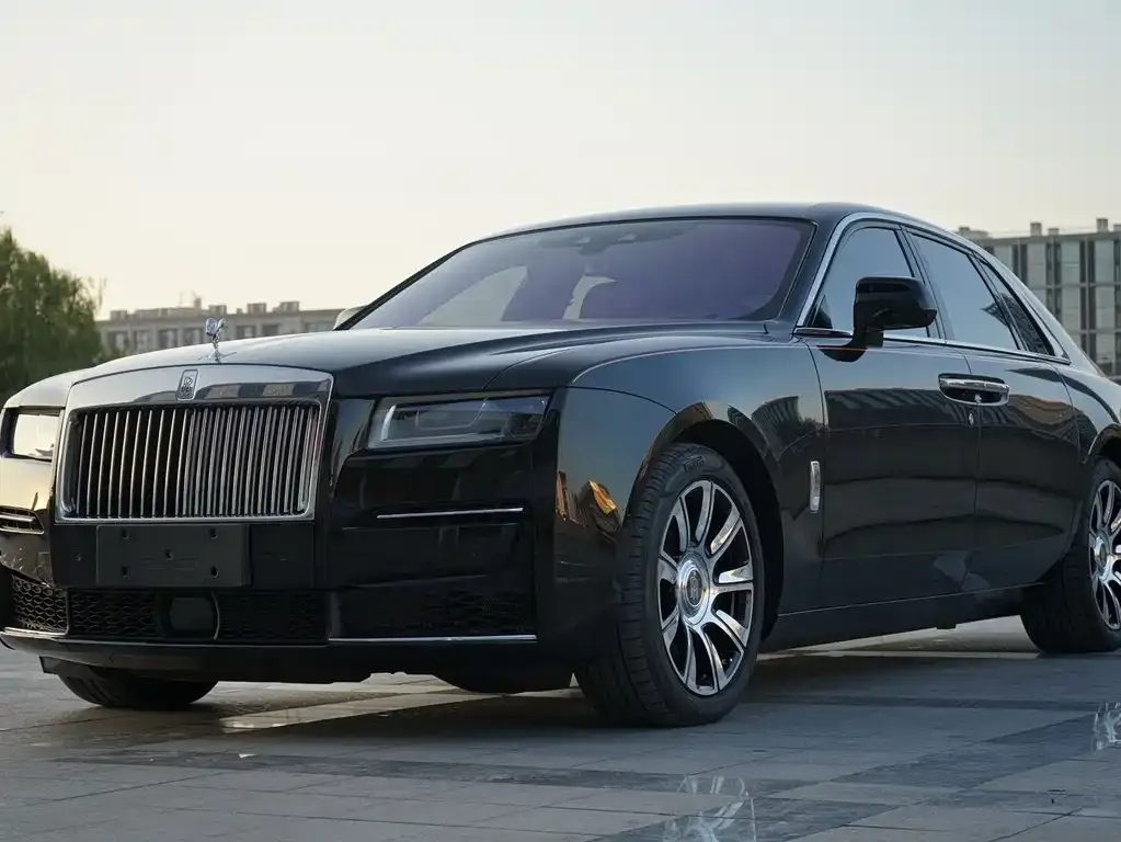 Rolls-Royce Ghost — фото 1