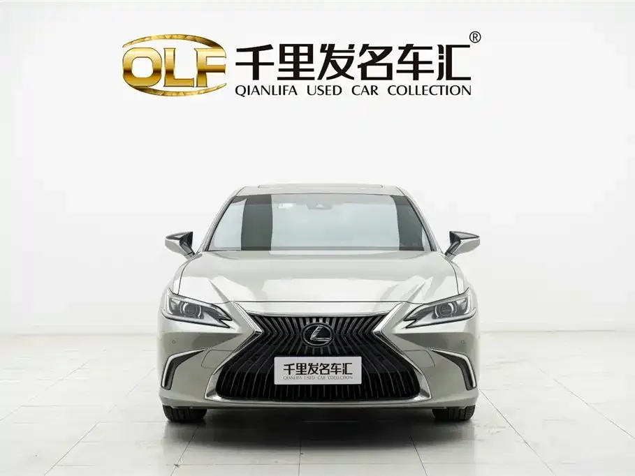 Lexus ES — фото 1
