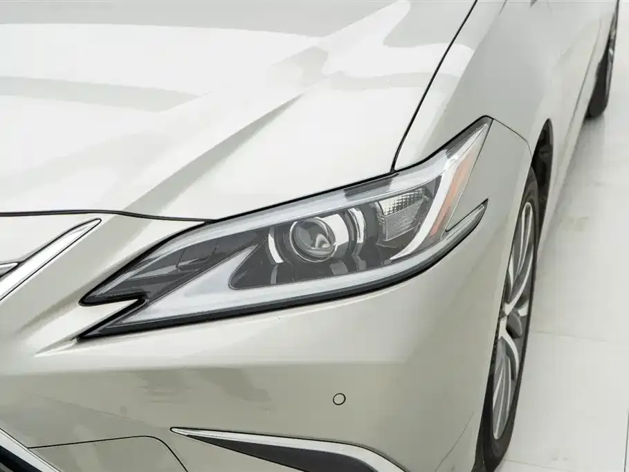 Lexus ES — фото 7