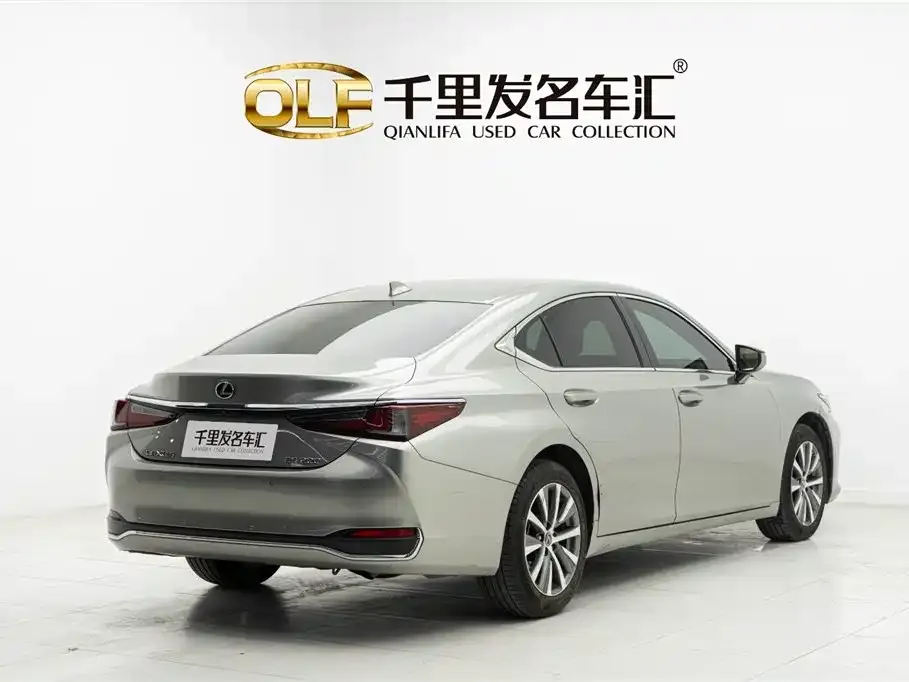 Lexus ES — фото 8