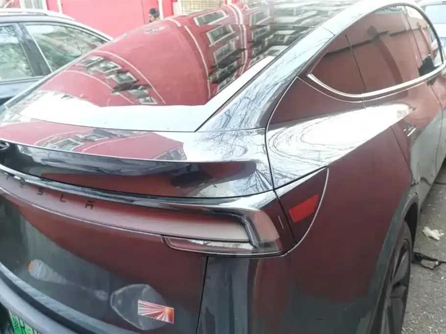 Tesla Model Y — фото 5