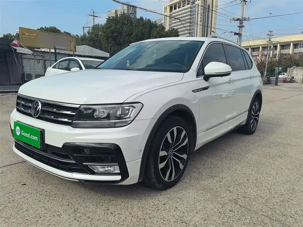Volkswagen Tiguan L — фото 2