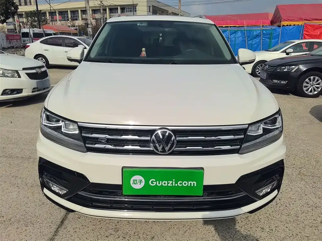 Volkswagen Tiguan L — фото 3