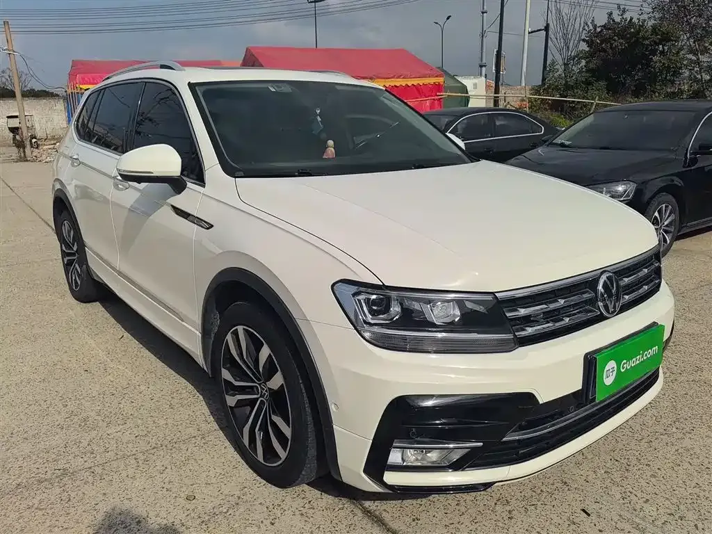 Volkswagen Tiguan L — фото 4