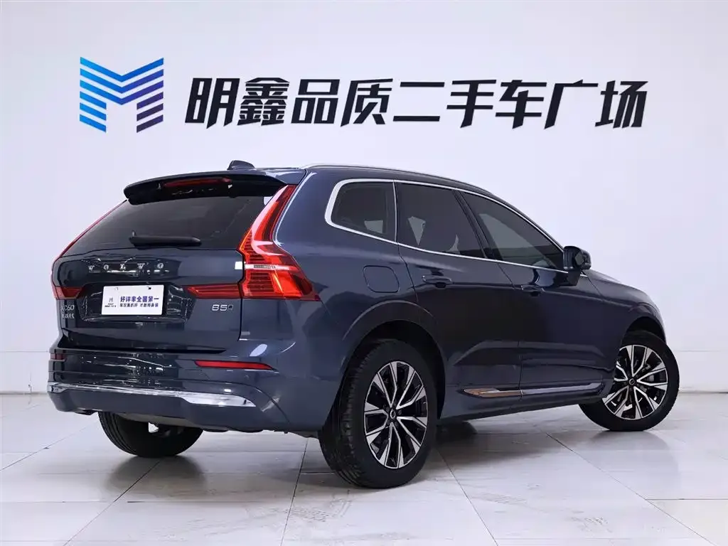 Volvo XC60 — фото 10