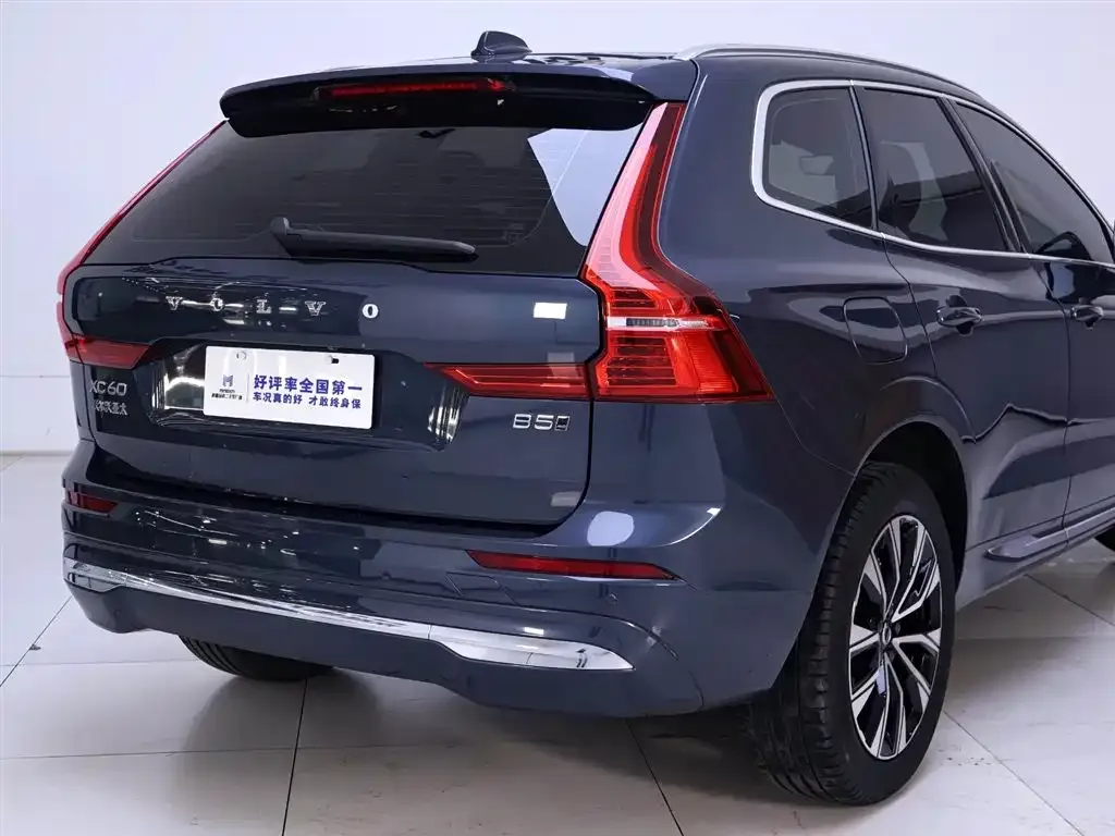 Volvo XC60 — фото 9