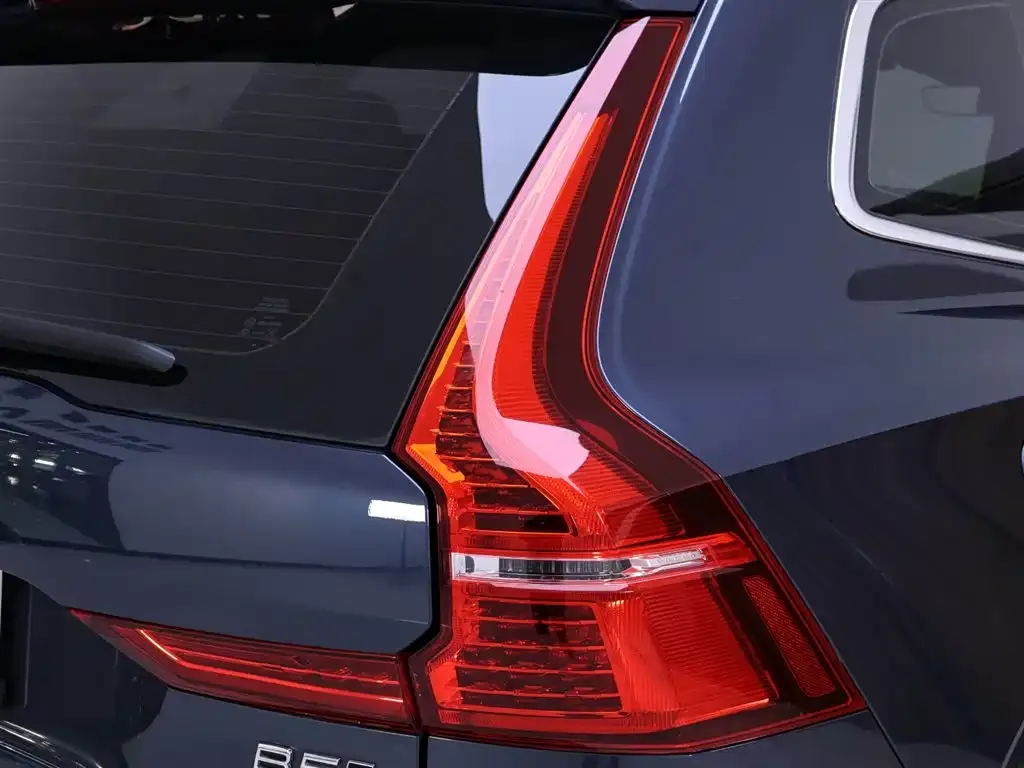 Volvo XC60 — фото 3