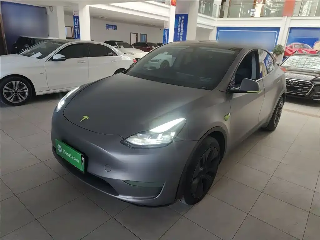 Tesla Model Y — фото 1