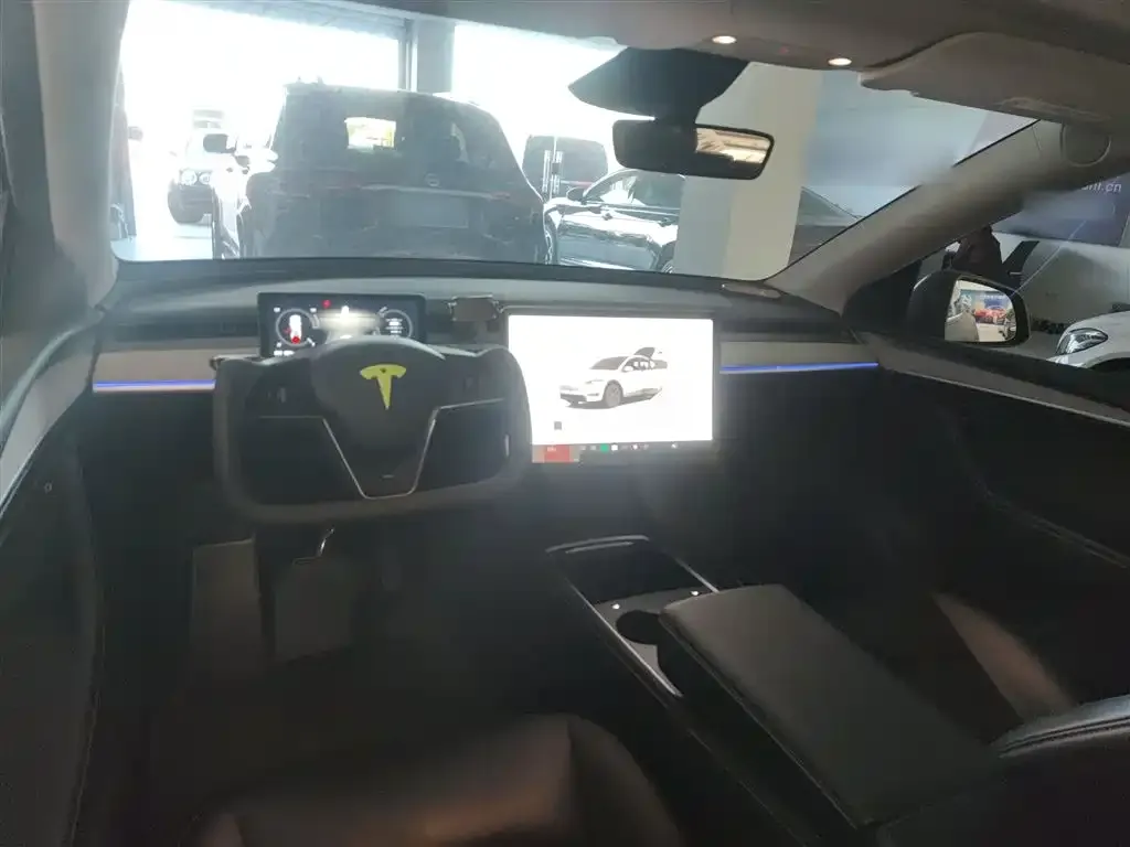 Tesla Model Y — фото 4