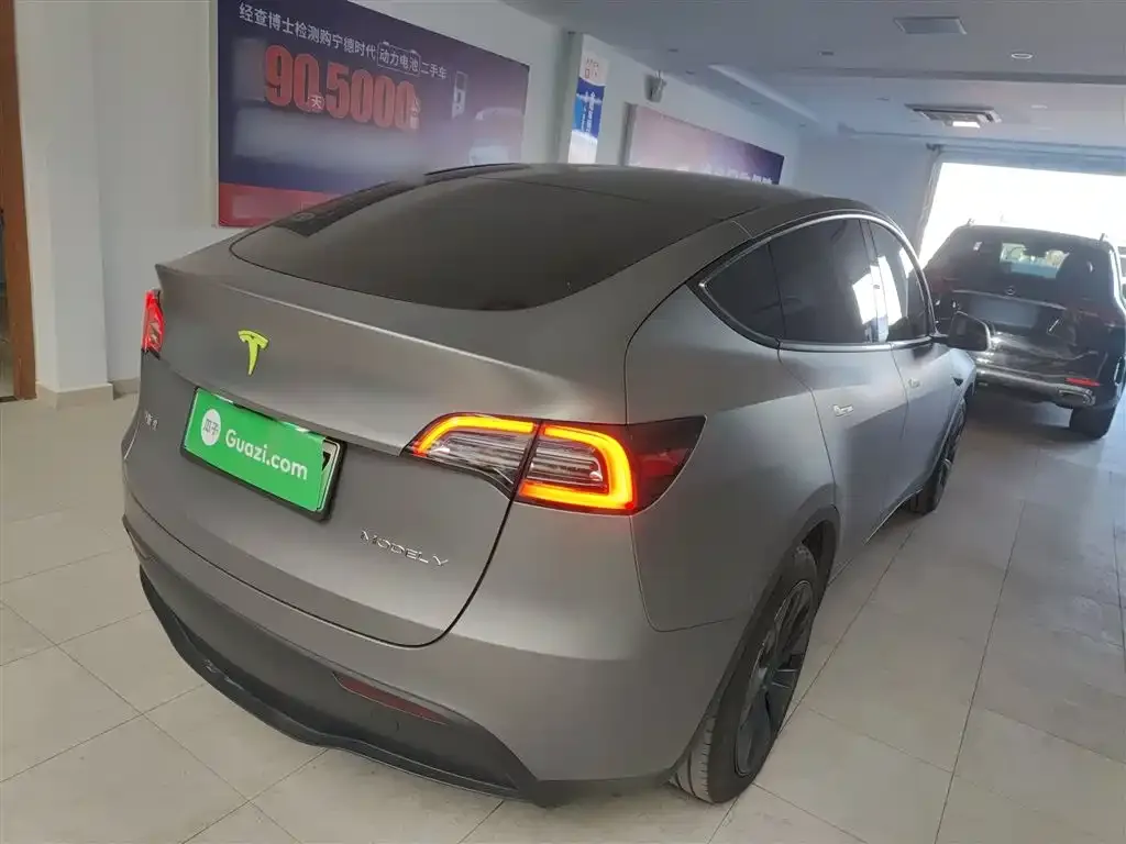 Tesla Model Y — фото 3