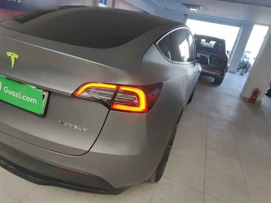 Tesla Model Y — фото 5