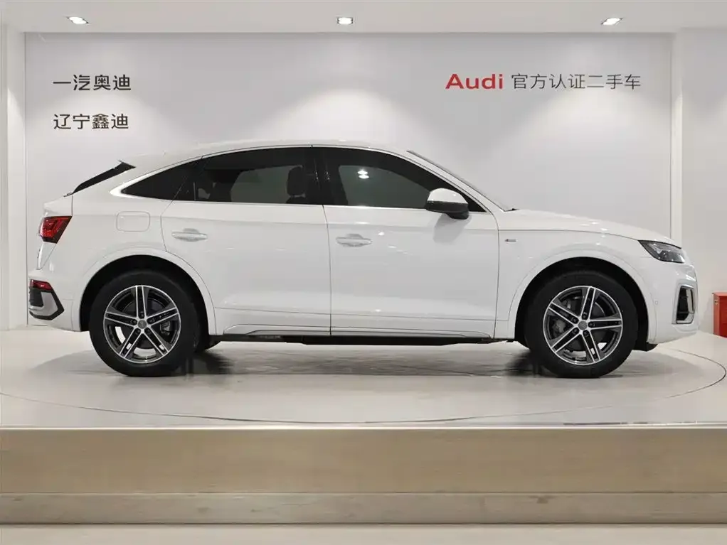 Audi Q5L Sportback — фото 2
