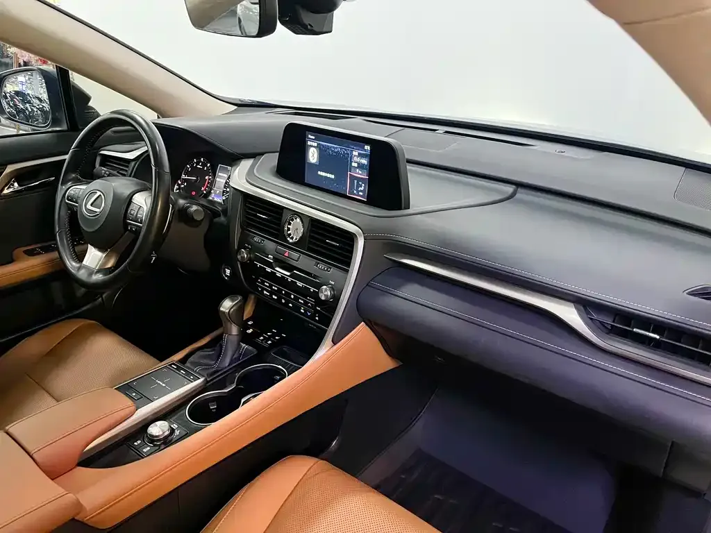 Lexus RX — фото 10