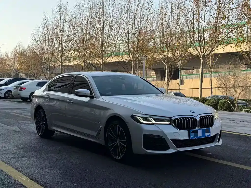 BMW 5 Series — фото 5