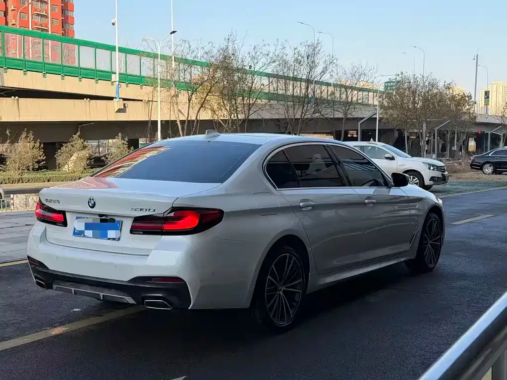 BMW 5 Series — фото 3