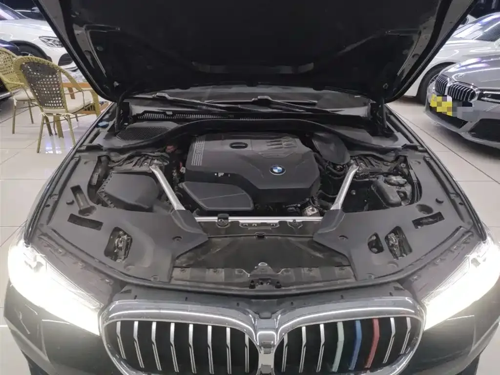 BMW 5 Series — фото 10