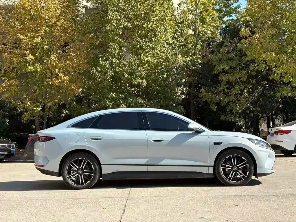 BYD Qin L — фото 10