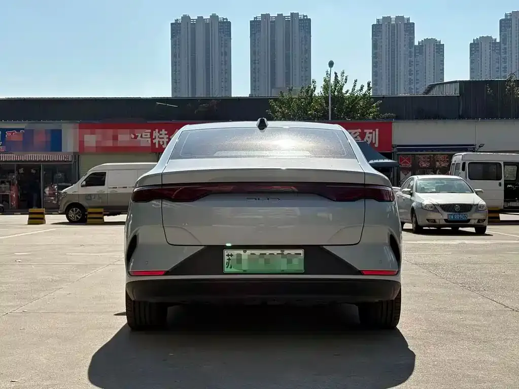 BYD Qin L — фото 5