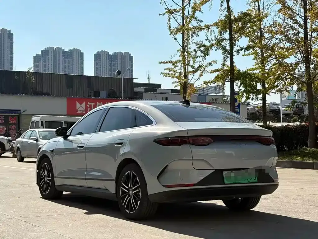 BYD Qin L — фото 6