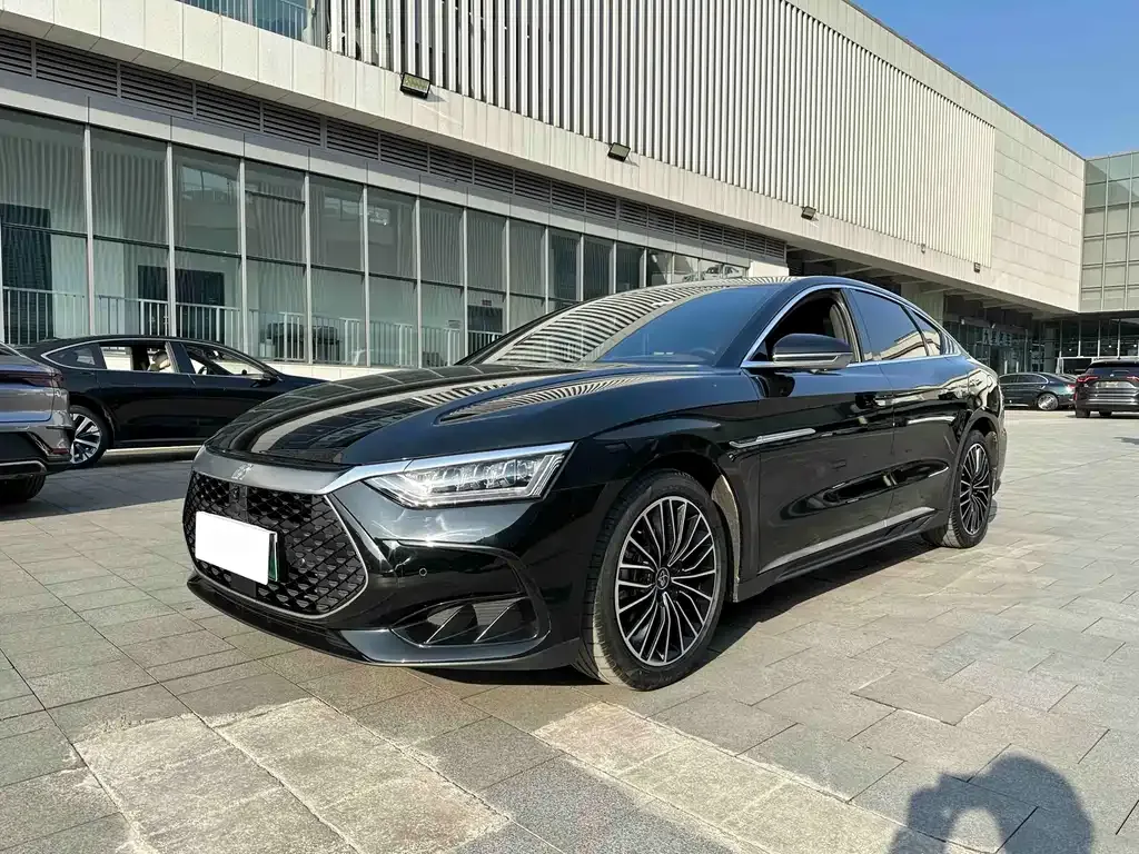 BYD Han — фото 1