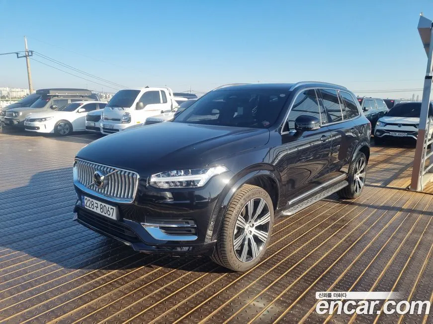 Volvo XC90 — фото 9