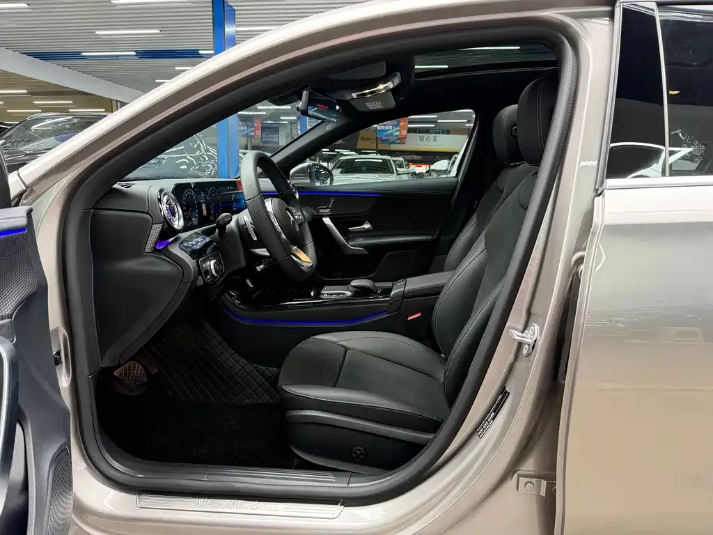 Mercedes-Benz A-Class — фото 6