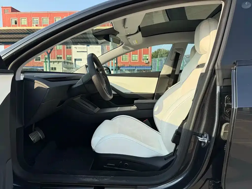Tesla Model 3 — фото 4