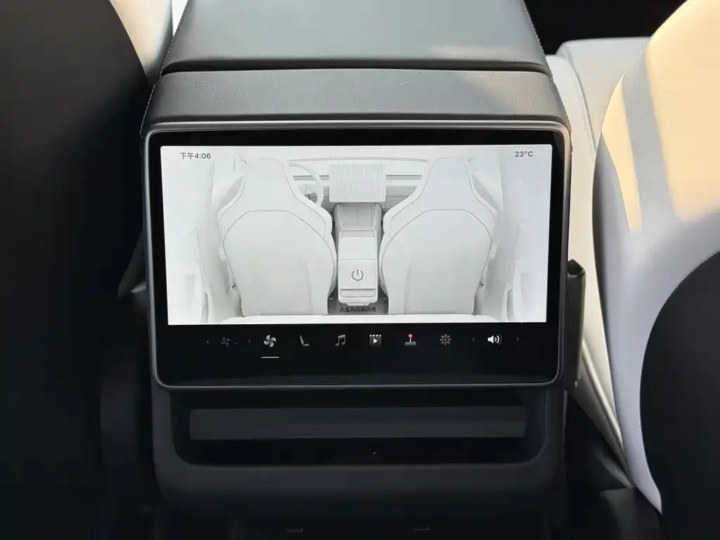 Tesla Model 3 — фото 2