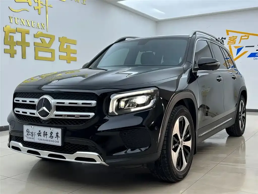 Mercedes-Benz GLB — фото 1