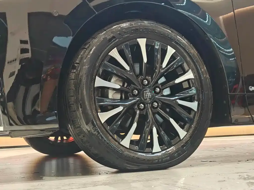 Toyota Vellfire — фото 8