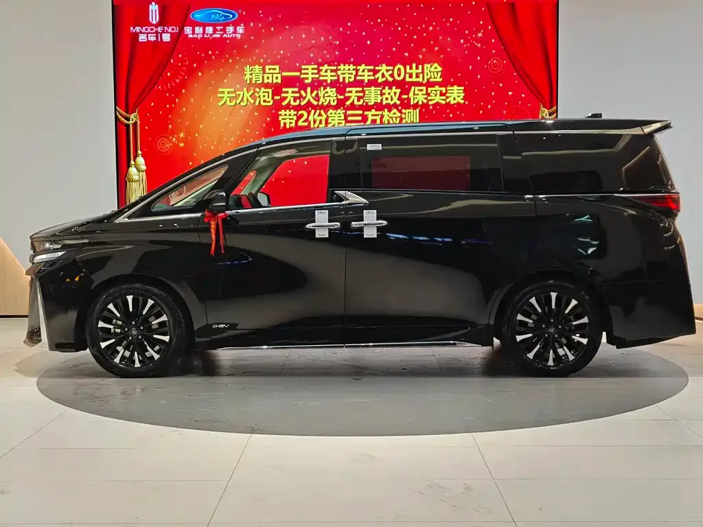 Toyota Vellfire — фото 5