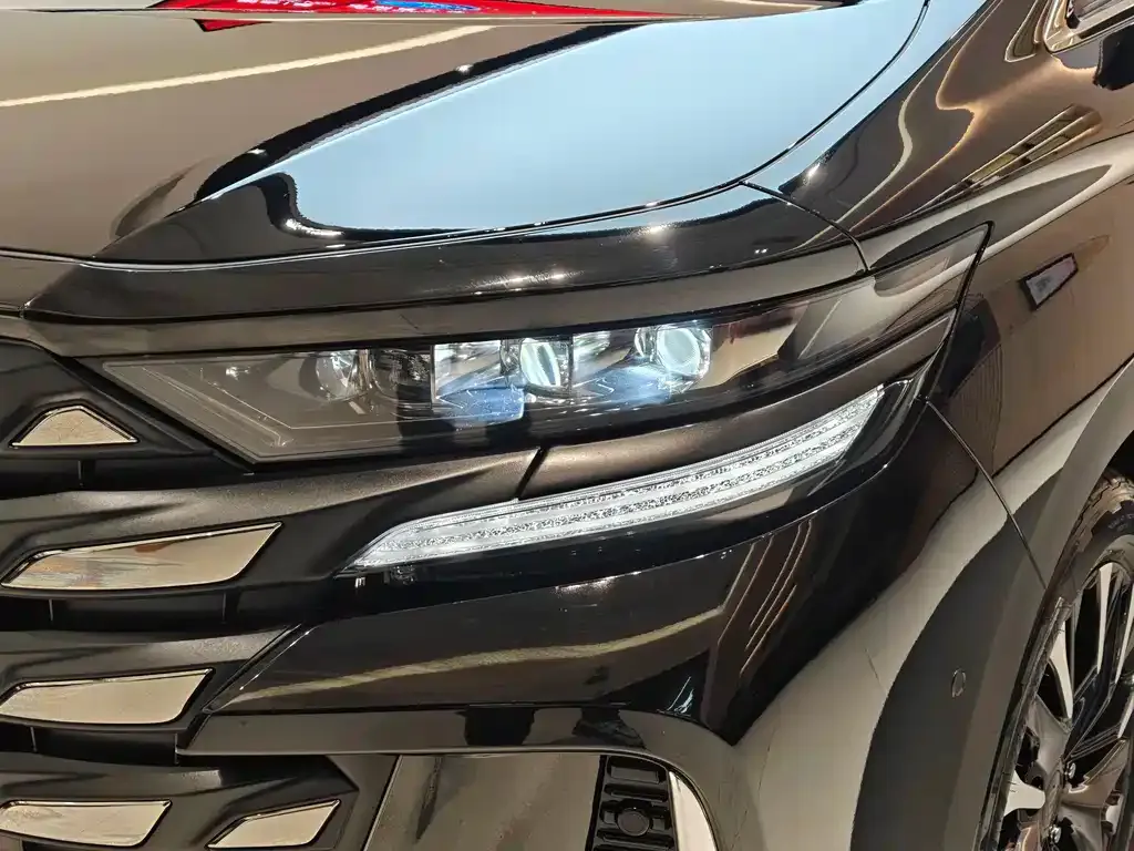 Toyota Vellfire — фото 7