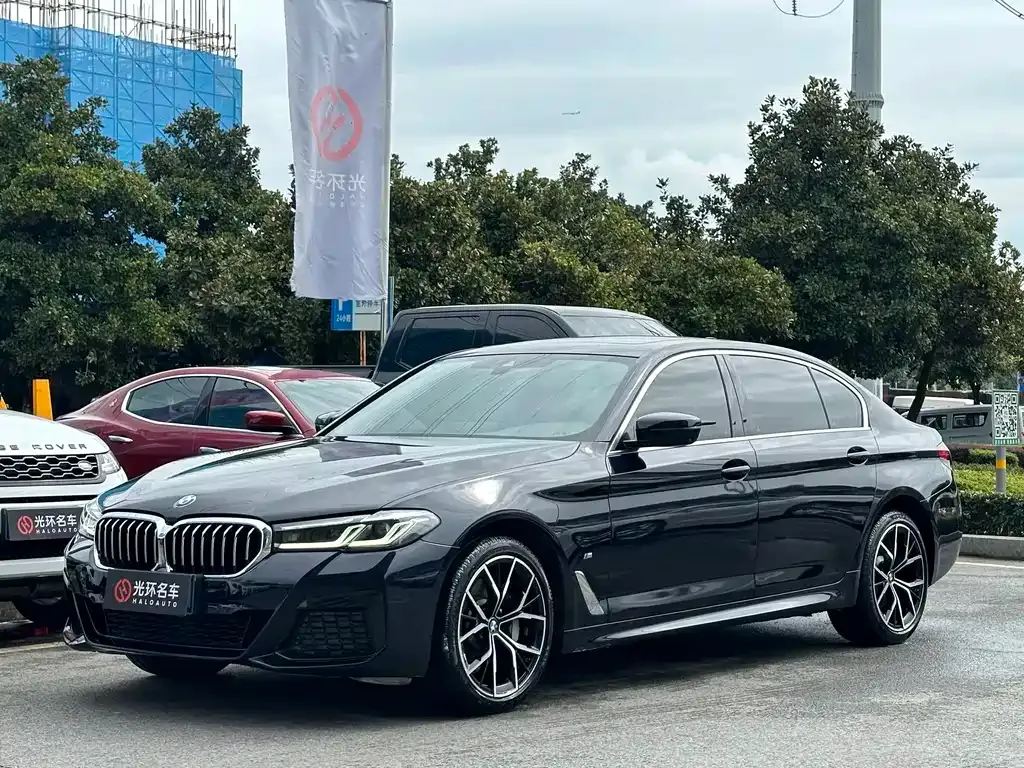 BMW 5 Series — фото 1