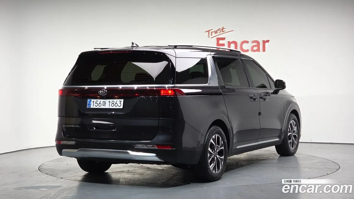 Kia Carnival — фото 10