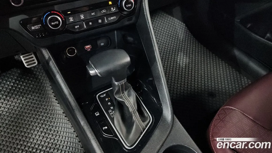 Kia Niro — фото 10