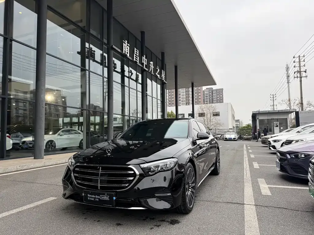Mercedes-Benz E-Class — фото 1