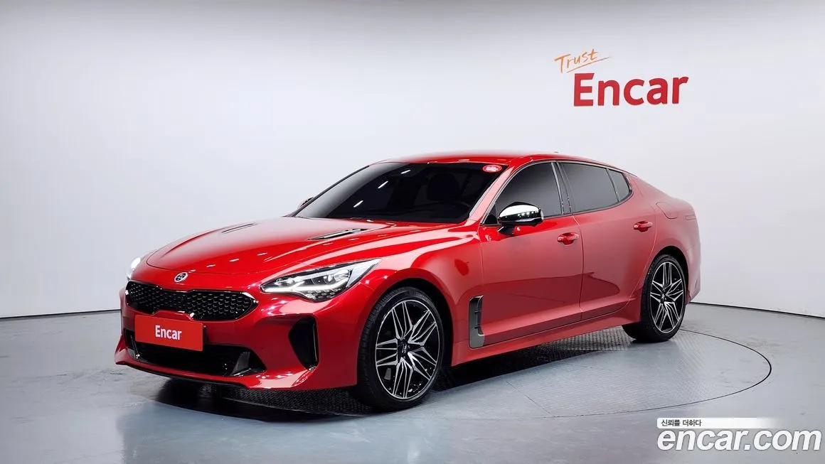 Kia Stinger — фото 1