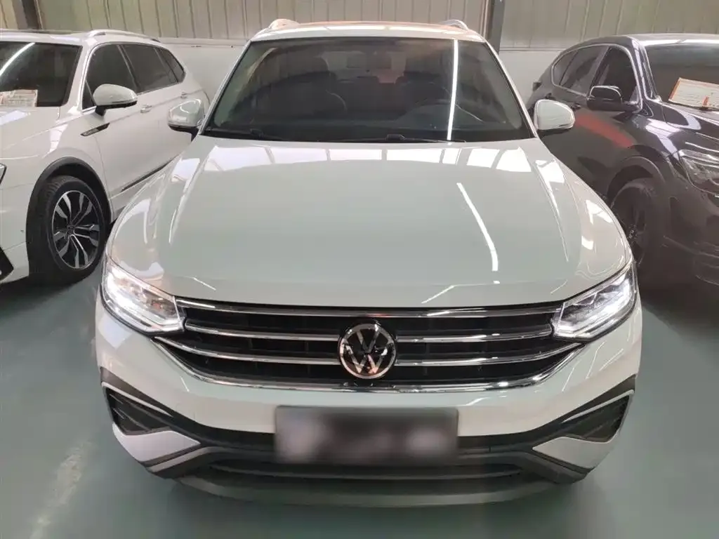 Volkswagen Tiguan L — фото 3