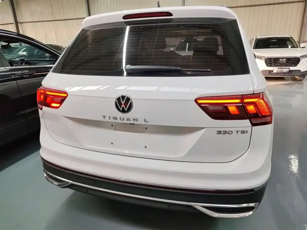 Volkswagen Tiguan L — фото 8