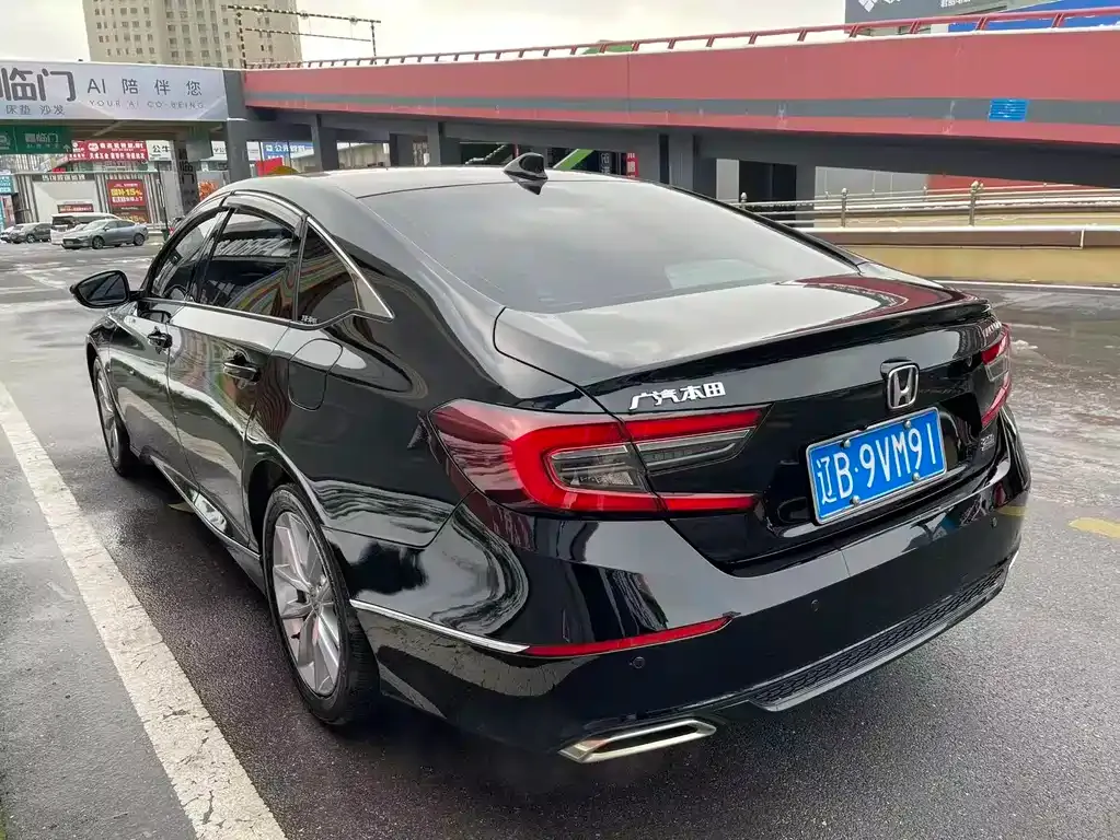 Honda Accord — фото 7