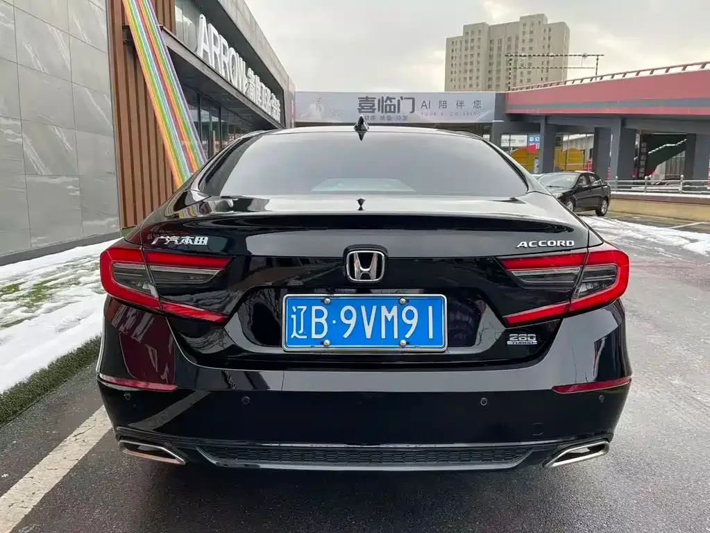 Honda Accord — фото 8