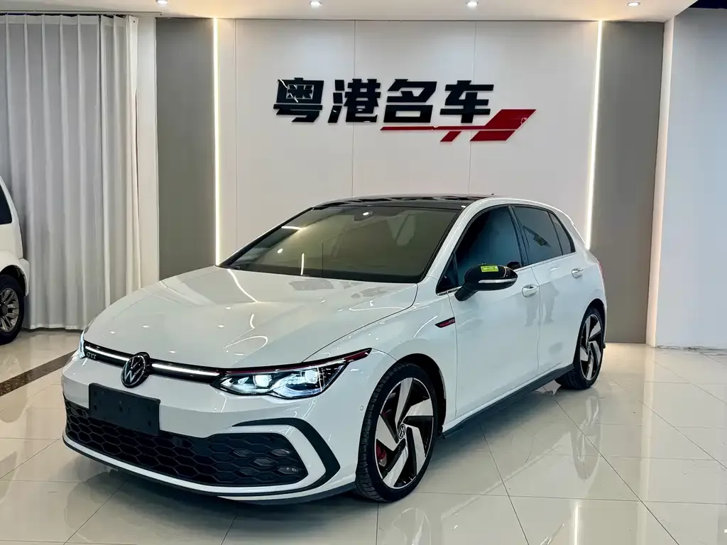 Volkswagen Golf GTI — фото 1