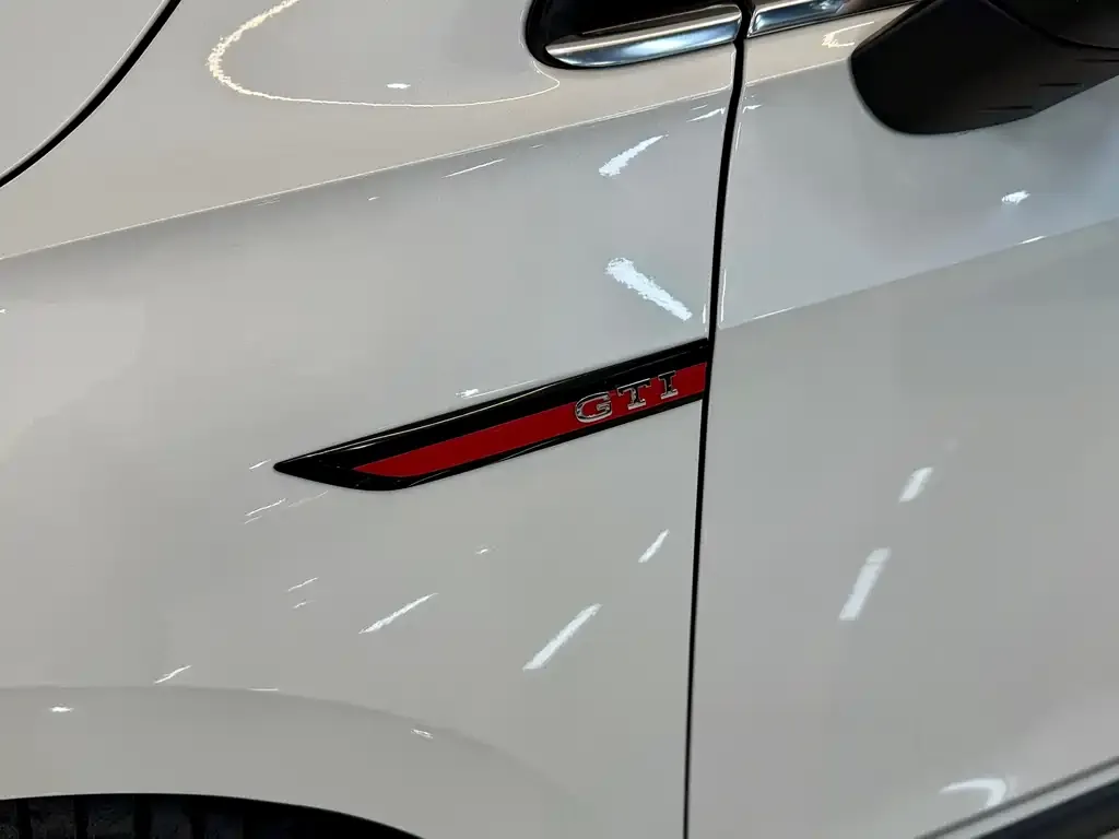 Volkswagen Golf GTI — фото 5