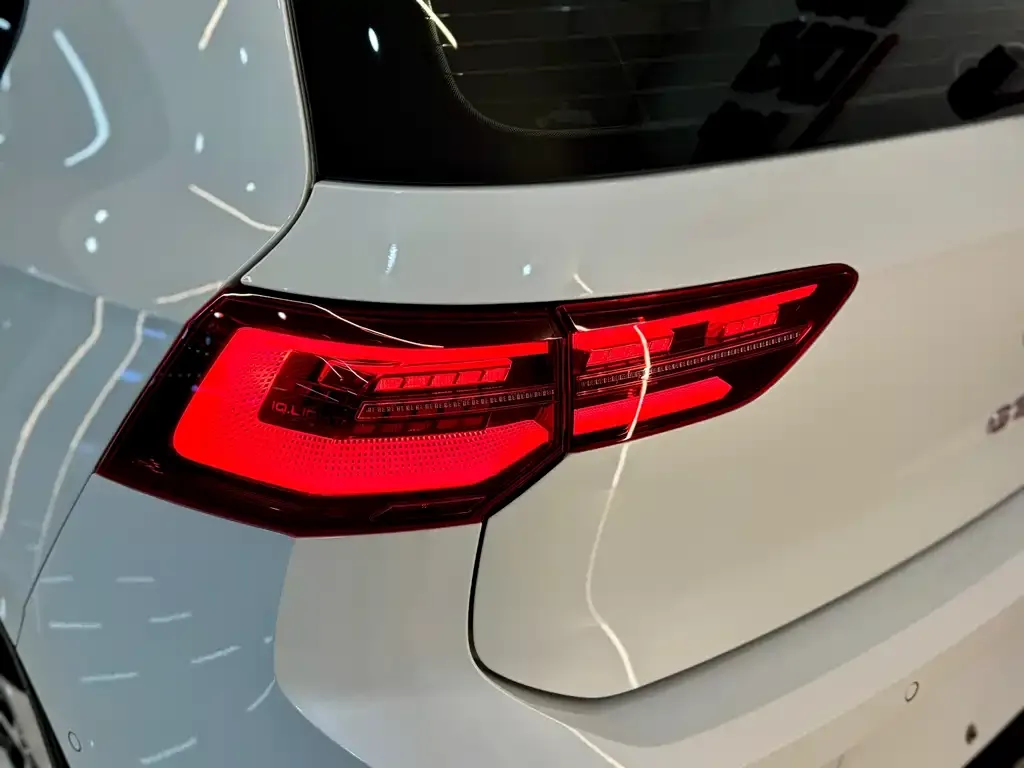 Volkswagen Golf GTI — фото 7
