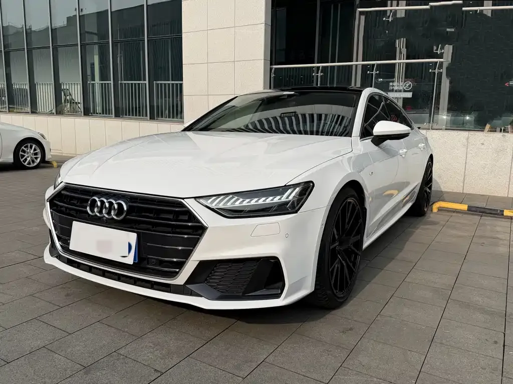 Audi A7 — фото 1