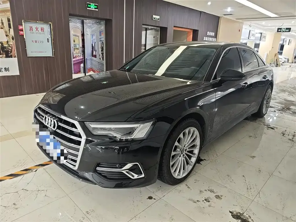 Audi A6L — фото 1