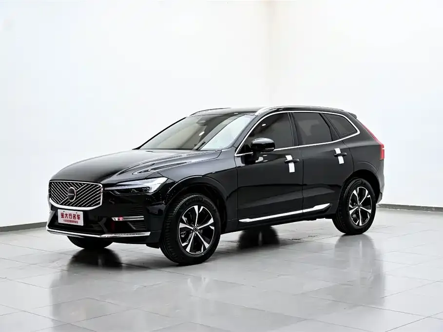 Volvo XC60 — фото 10