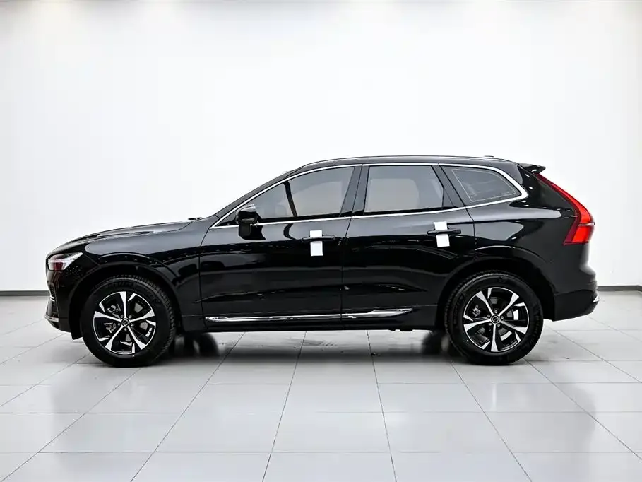 Volvo XC60 — фото 8