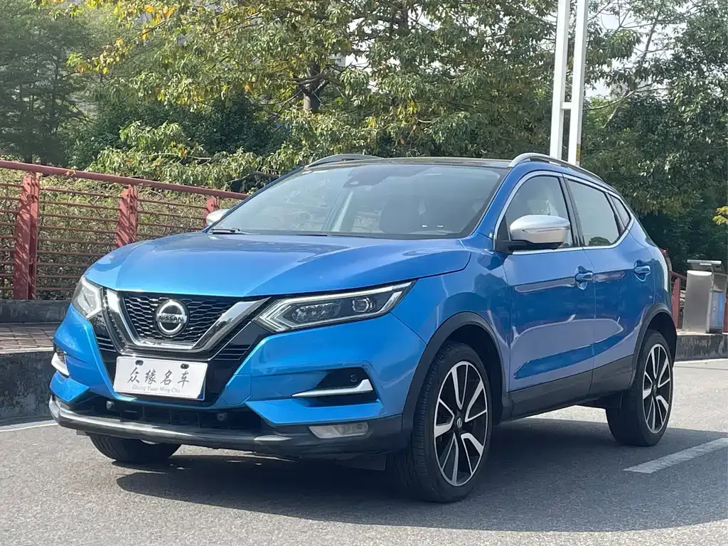 Nissan Qashqai — фото 1